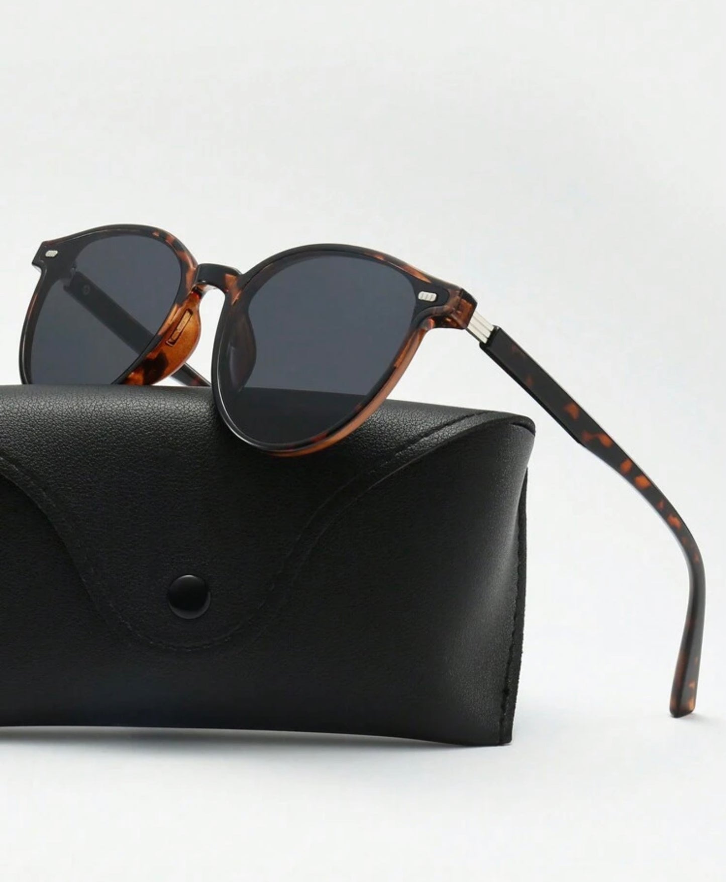 Tortoise Frame Sunglasses