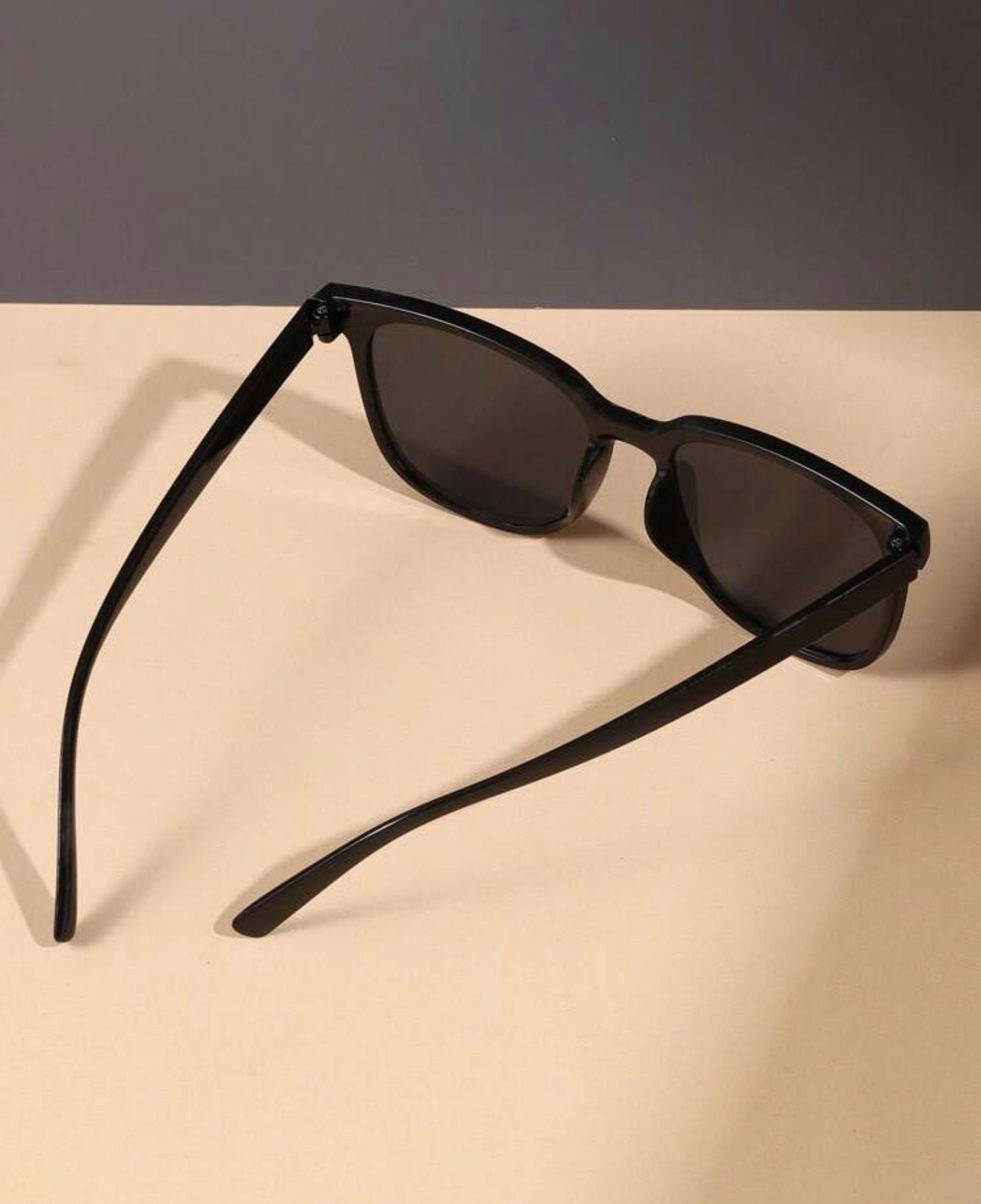 Black Minimalist Sunglasses