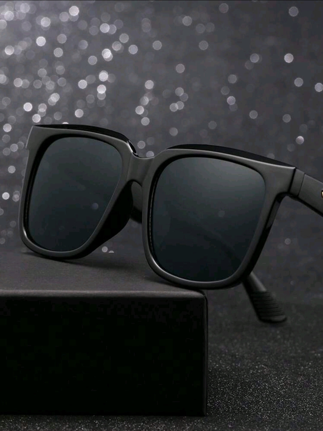 Black Minimalist Sunglasses