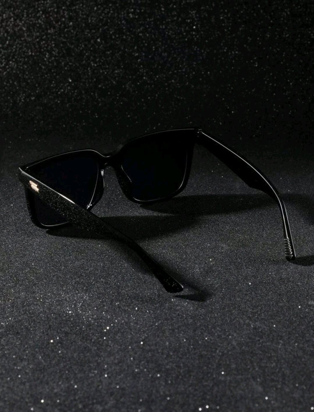 Black Minimalist Sunglasses